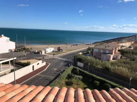 T3 Cap d'Agde, terrasse vue mer plein sud, 50m plage : photo 4