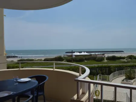 Cap d'Agde : T2 avec piscine, parking, à 50m de la plage - Photo 3