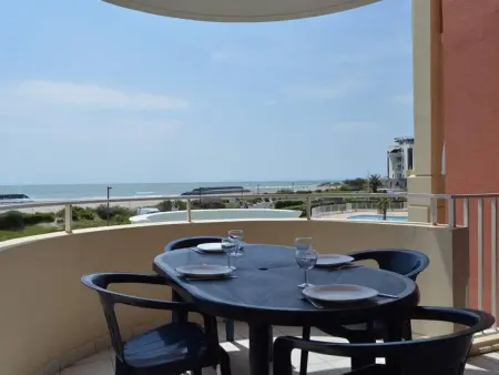 Cap d'Agde : T2 avec piscine, parking, à 50m de la plage - Photo 4
