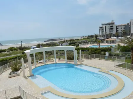 Cap d'Agde : T2 avec piscine, parking, à 50m de la plage - Photo 16