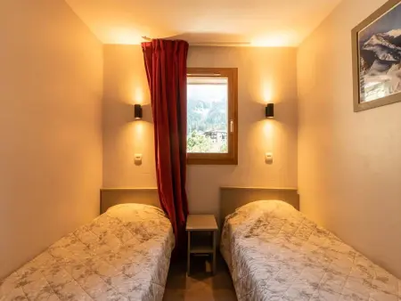 Appartement 5 chambres, terrasse 28m² vue montagne : photo 9