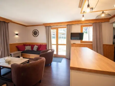 Appartement 5 chambres, terrasse 28m² vue montagne : photo 12