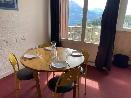 Location appartement à Orcières Merlette, Maxi studio lumineux pour 4 pers. à Orcières Merlette, proche pistes et commerces, loggia sud