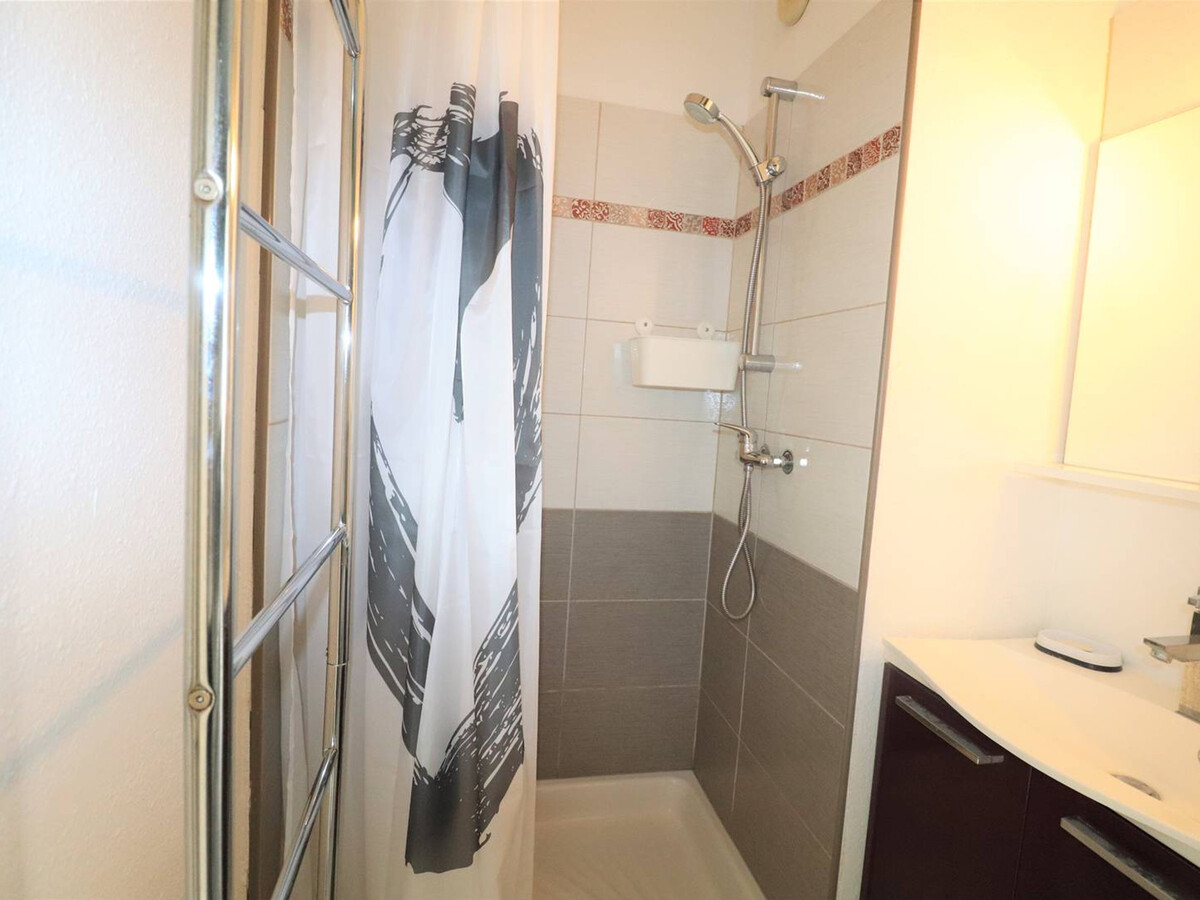 Studio cabine 4 pers RDC, terrasse sud-ouest, piscines - Photo 6