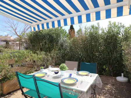 Location appartement à Le Grau du Roi, Studio Cabine 4 pers RDC avec Piscines, Terrasse, Proche Mer et Commerces