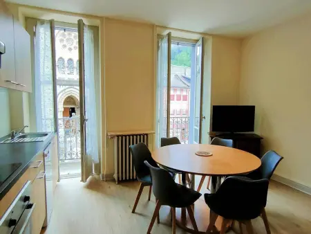 Location appartement à Cauterets, Appartement T3 pour 6 personnes à Cauterets, proche thermes et télécabines