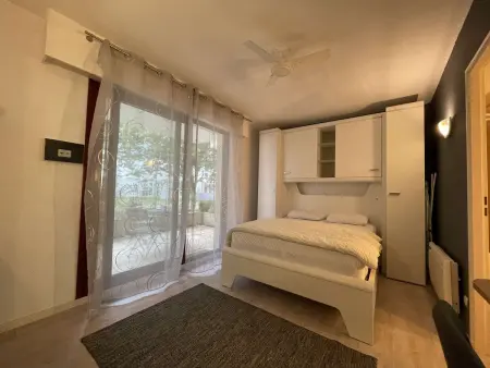 Location appartement à La Rochelle, Studio confortable avec terrasse et parking aux Minimes, La Rochelle