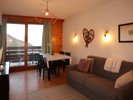 Location appartement à Les Orres, Appartement au pied des pistes avec piscine, sauna et hammam, 4 pers