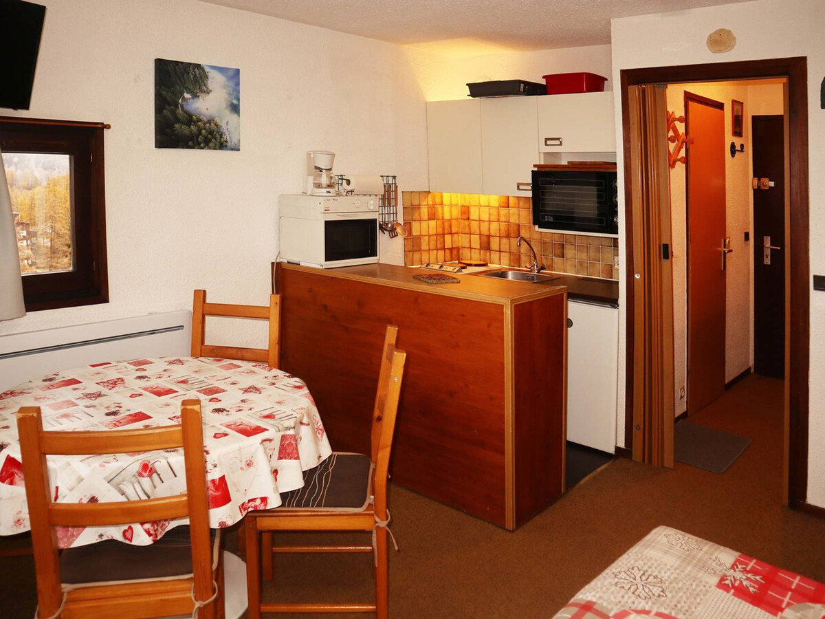 Studio 4 pers. aux Orres, 10e étage, accès direct pistes - Photo 4