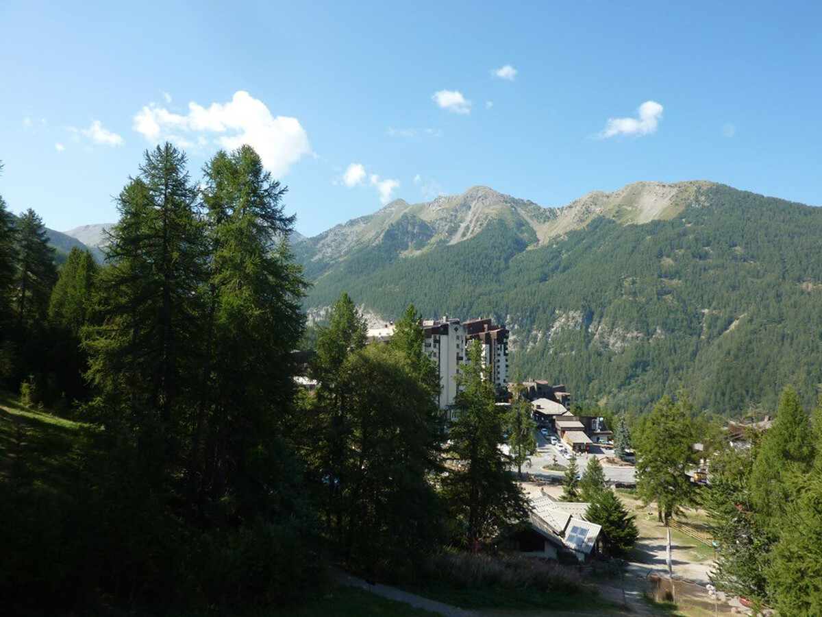 Grand T2 pour 6 personnes aux Orres, balcon vue station - Photo 9