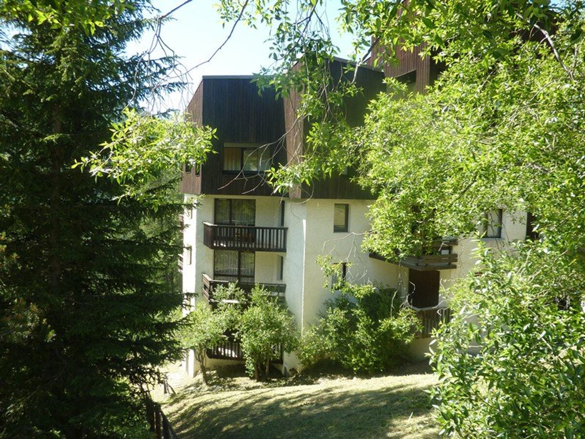 Studio 4 pers aux Orres, balcon sud face au télésiège - Photo 10