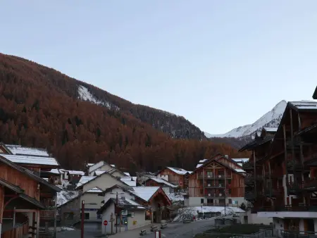 Duplex 2 ch, dernier étage aux Orres, balcons et coin montagne - Photo 9