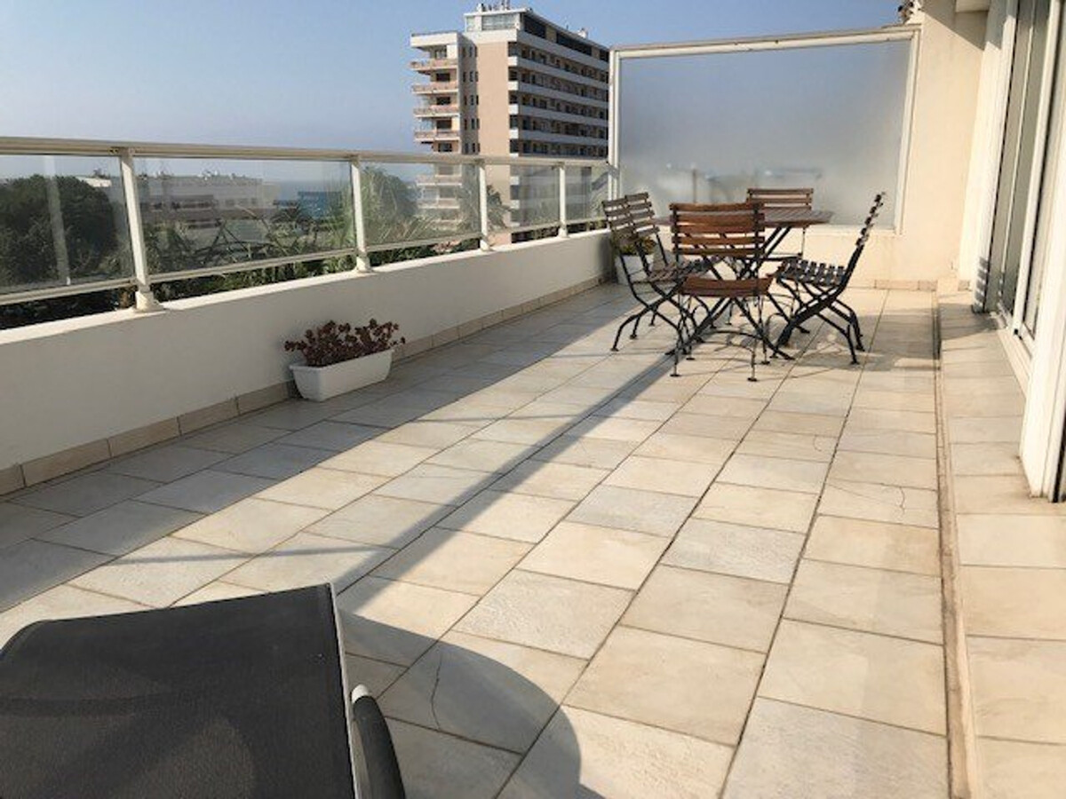 T2 climatisé centre-ville avec terrasse 30 m² et vue mer - Photo 9