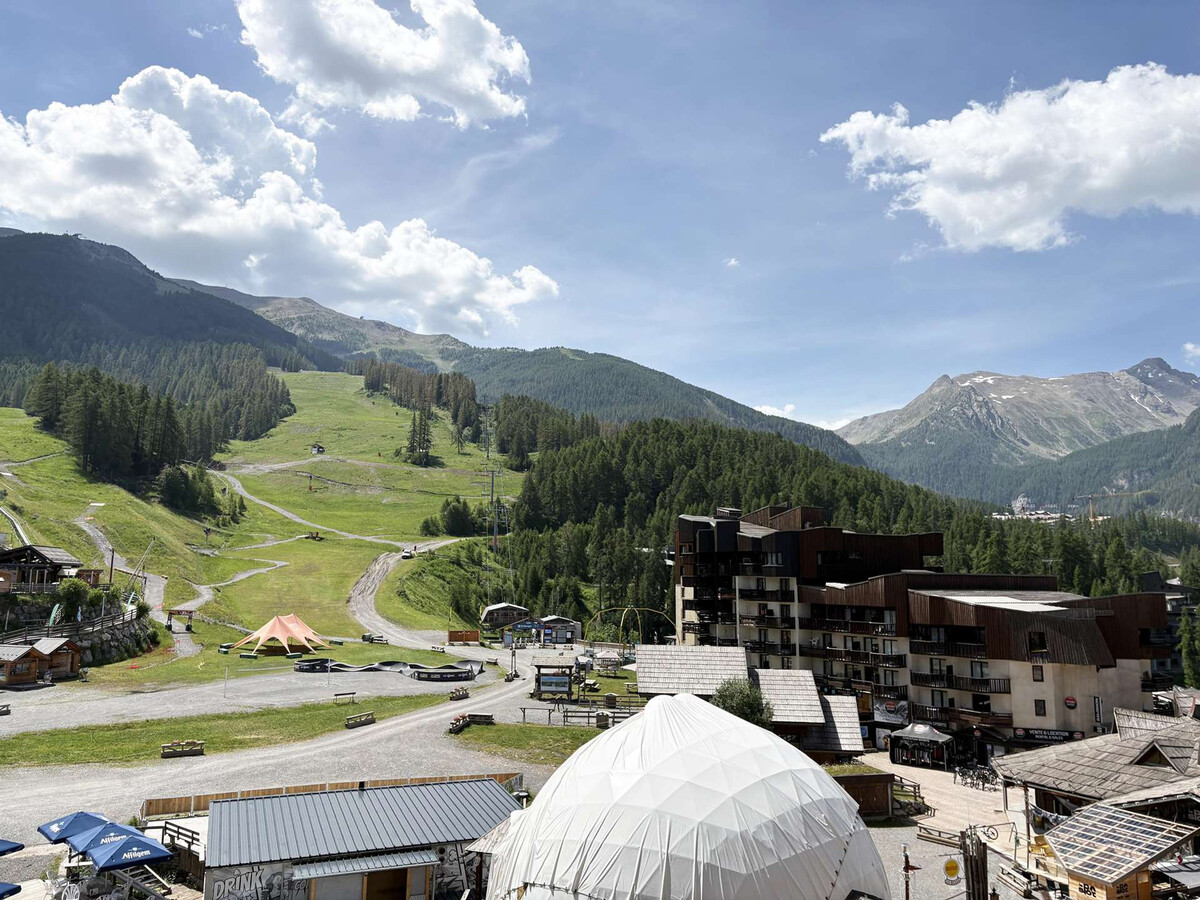 Grand studio 4 pers aux Orres 1650, balcon vue pistes - Photo 10