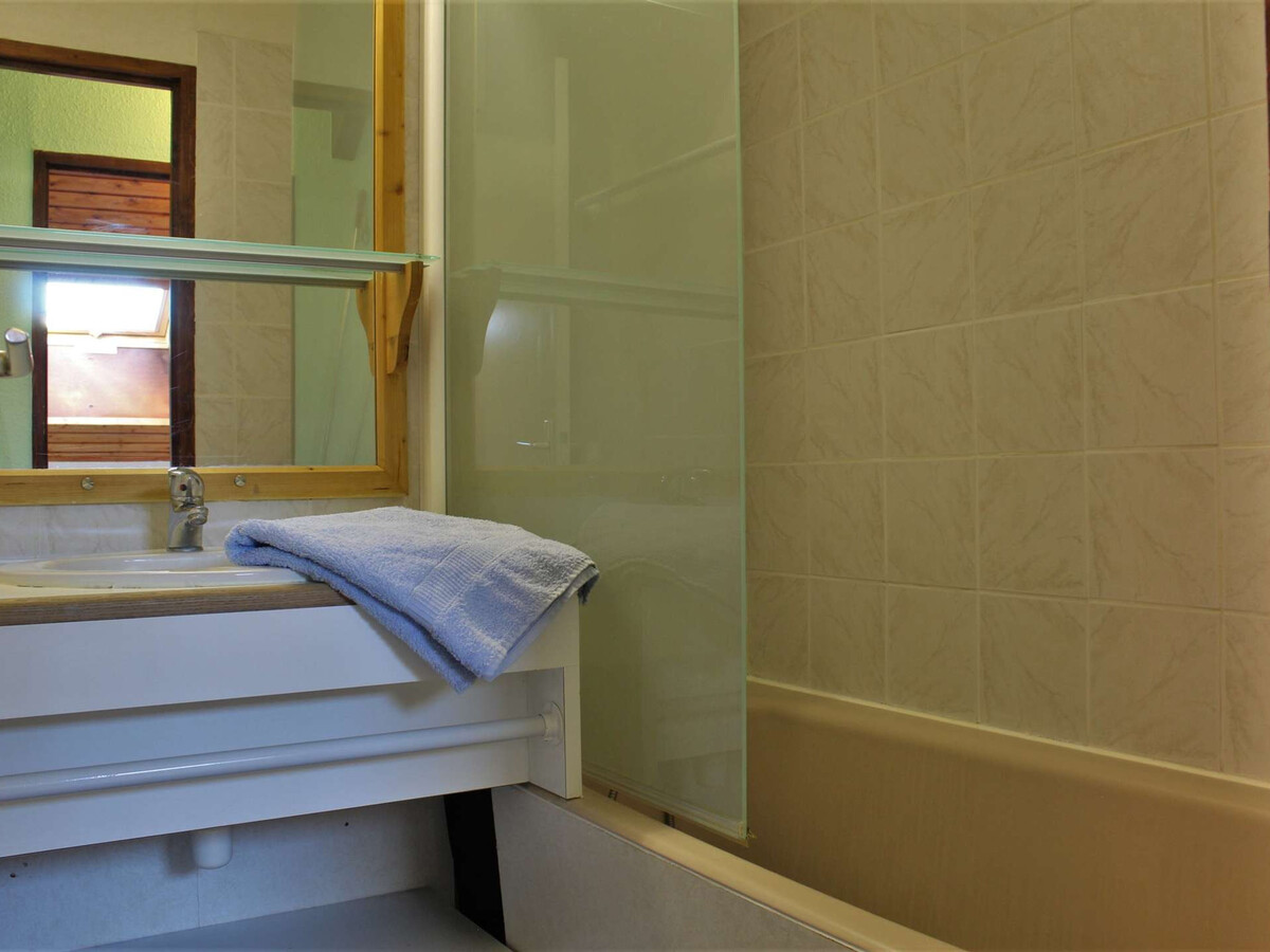 Appartement 2 pièces Risoul, ski aux pieds + piscine été - Photo 7