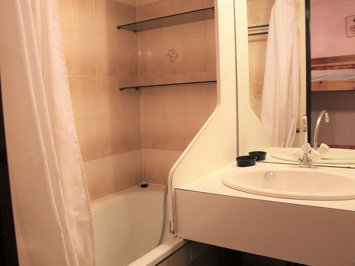 Studio 4 pers. Vars : balcon montagne, parking, 200m pistes - Photo 11