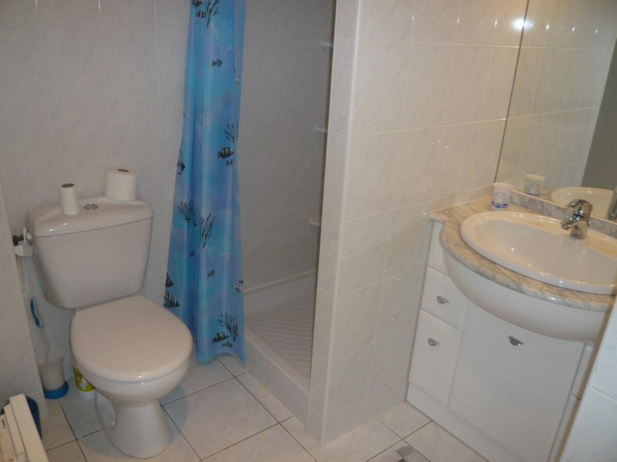Appartement rez-de-jardin avec parking à Barfleur - Photo 9
