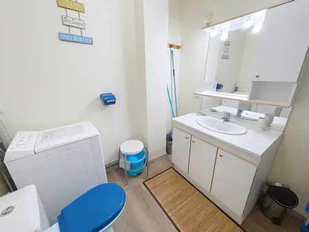 Appartement T2 avec ascenseur, hypercentre, à 50m de la plage, WIFI, TV connectée, linge en option - Photo 8