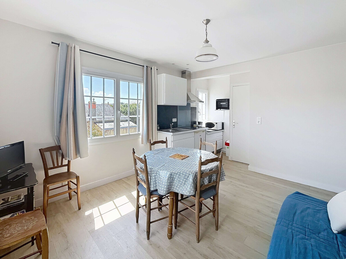 Appartement 2 personnes à 100m de la plage, centre Jullouville - Photo 3