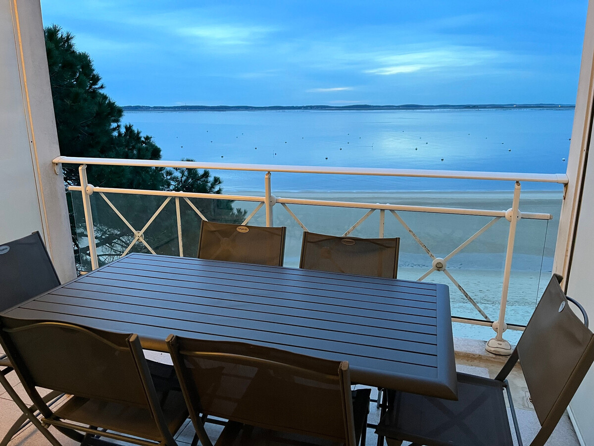 T3 première ligne plage à Arcachon, balcon vue mer - Photo 1