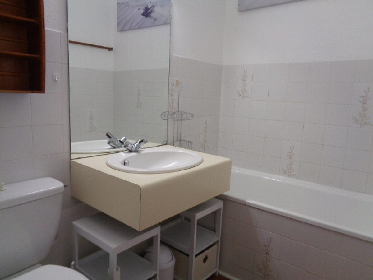 Studio cabine 30m² balcon et parking privé à Arcachon - Photo 7
