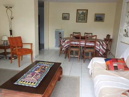 Location appartement à Les Sables d'Olonne, Appartement T3 aux Sables dOlonne avec Balcon, Garage, à 500m de la Plage et 400m des Commerces