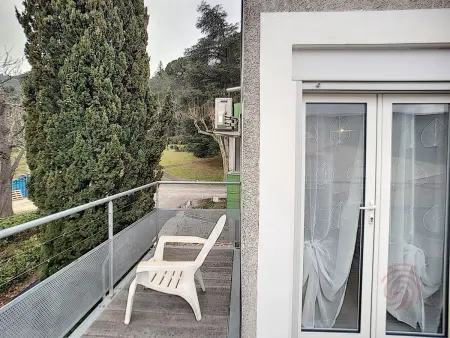 F2 climatisé avec terrasse vue parc, 50m des Thermes : photo 12