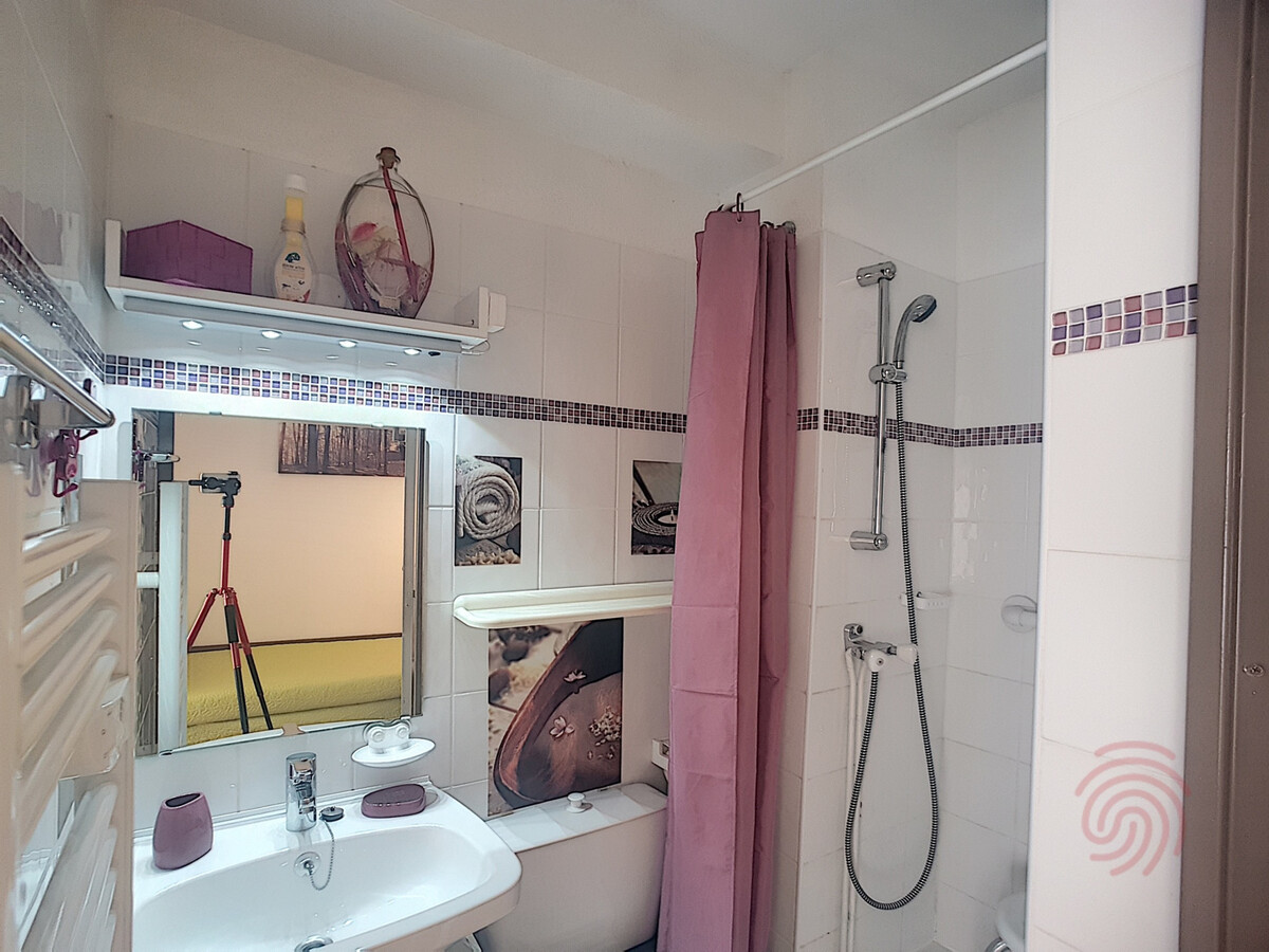 F2 lumineux 41 m² avec 2 balcons à Lamalou-les-Bains - Photo 10