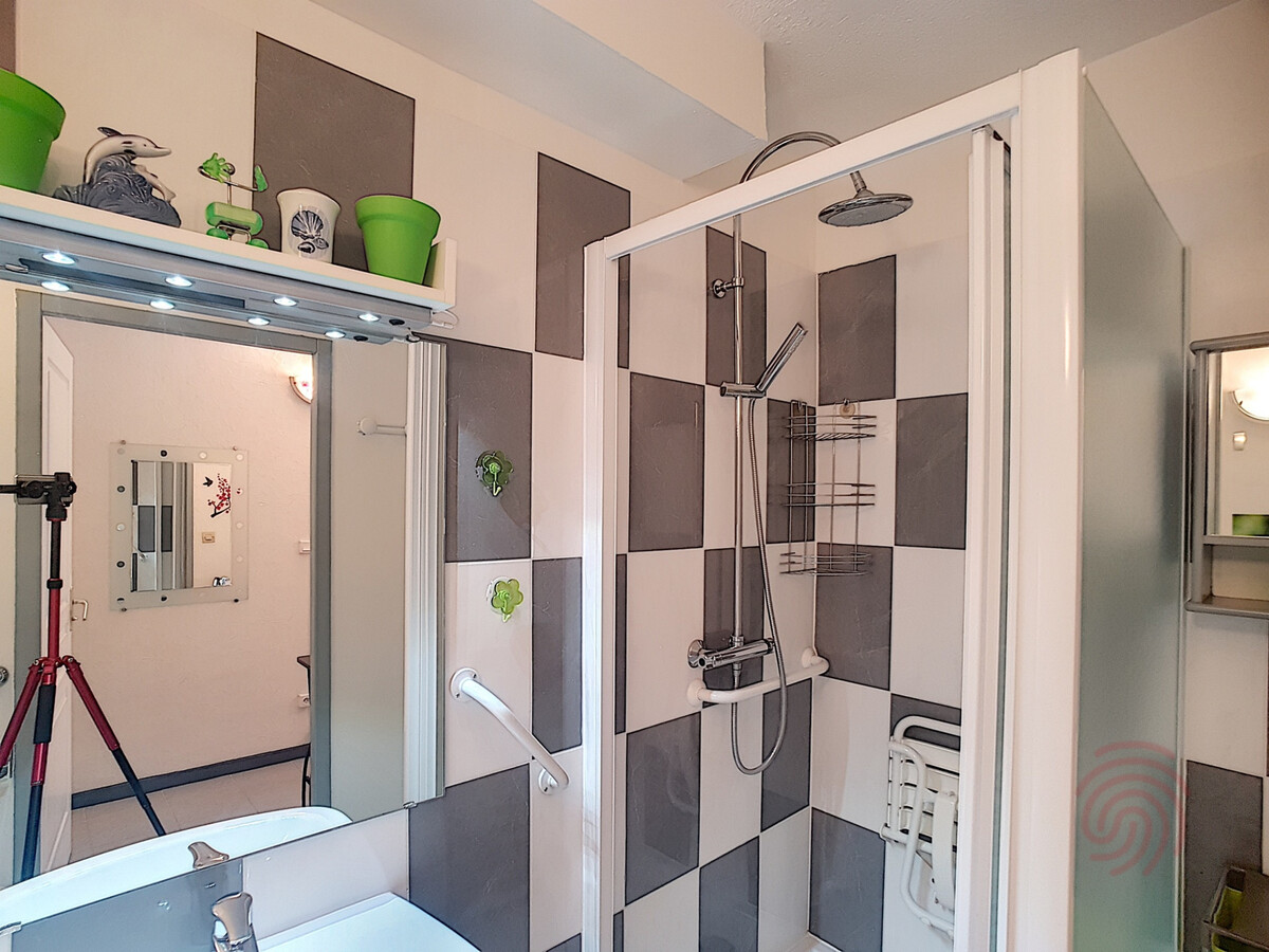 F2 climatisé 34 m² avec 2 balcons à Lamalou-les-Bains - Photo 11