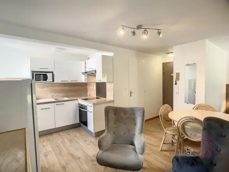 Location appartement à Lamalou les Bains, Studio cosy à 50m des Thermes de Lamalou-les-Bains avec terrasse, wifi et animaux acceptés