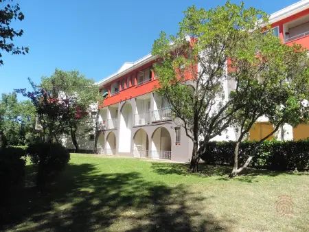 Location appartement à Lamalou les Bains, Charmant appartement avec terrasse, parking gratuit et animaux acceptés, proche des thermes à Lamalou