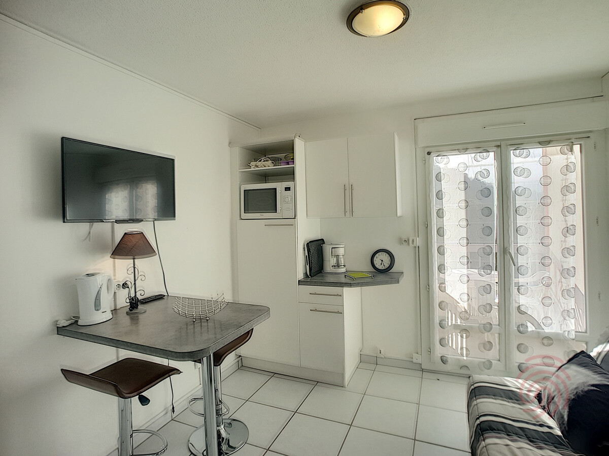 Studio rénové 17m² balcon, animaux acceptés à Lamalou - Photo 2