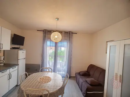 Studio rénové 24m² avec balcon - Lamalou-les-Bains : photo 5