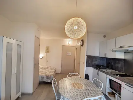 Studio rénové 24m² avec balcon - Lamalou-les-Bains : photo 9