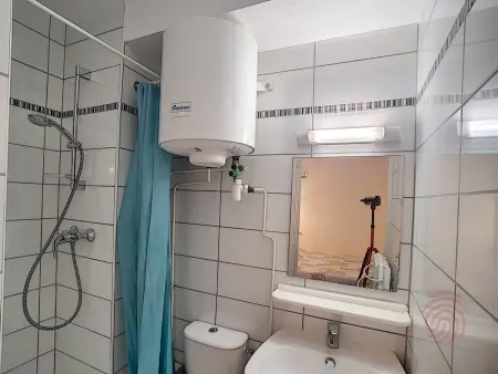 Studio rénové 24m² avec balcon - Lamalou-les-Bains : photo 10