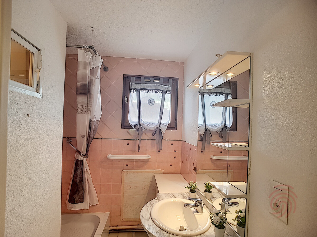 F1 28m² Lamalou-les-Bains, véranda, animaux OK - Photo 10