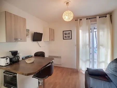 Studio rénové 17 m² à 650 m des Thermes : photo 2