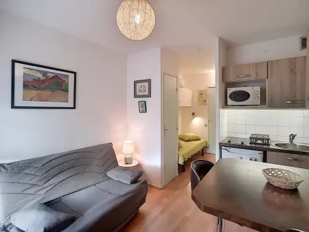 Studio rénové 17 m² à 650 m des Thermes : photo 3