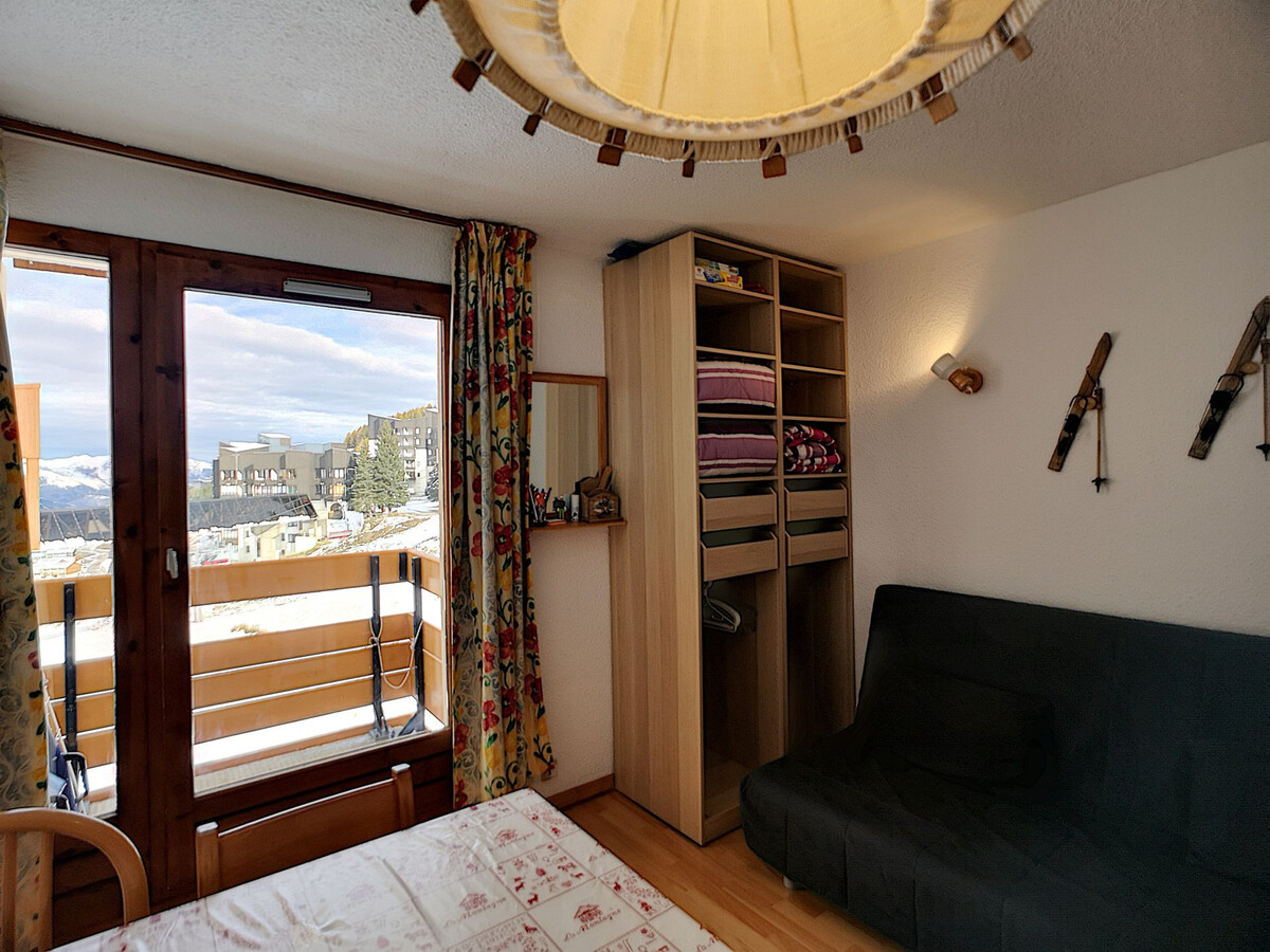 Studio ski aux pieds Les Menuires, 18 m², balcon vue pistes - Photo 3