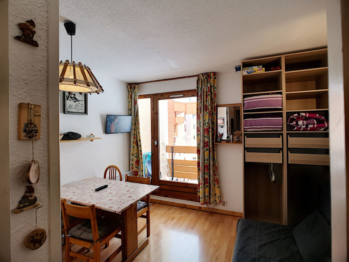 Studio ski aux pieds Les Menuires, 18 m², balcon vue pistes - Photo 4