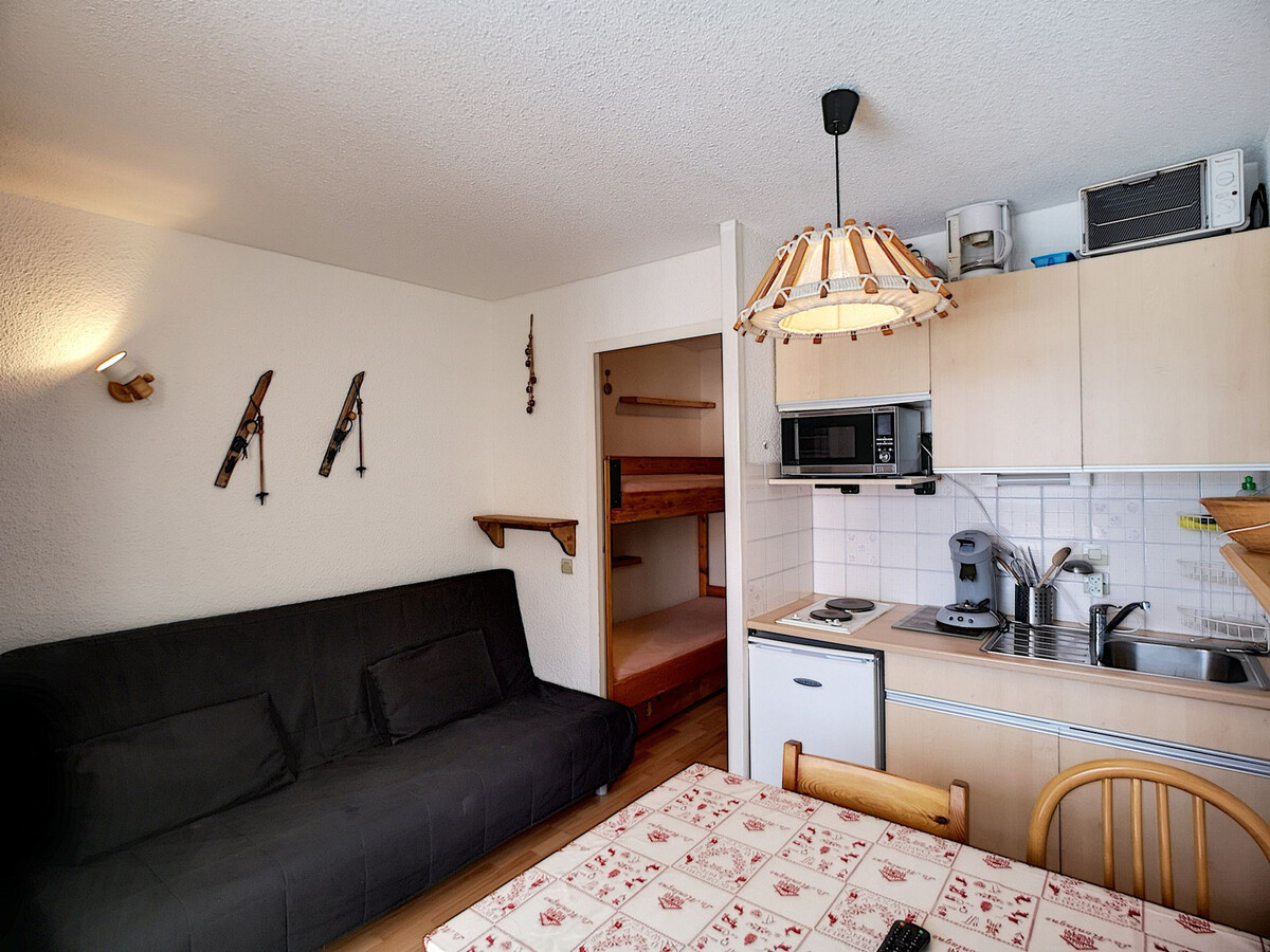 Studio ski aux pieds Les Menuires, 18 m², balcon vue pistes - Photo 6