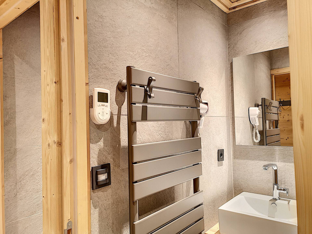 2 pièces rénové ski aux pieds, balcon vue pistes - Photo 9