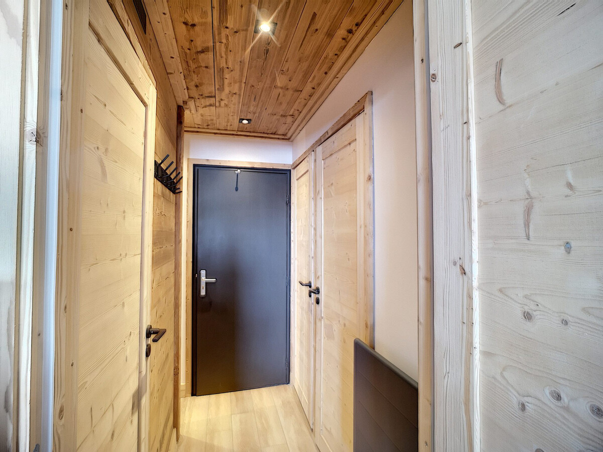 2 pièces rénové ski aux pieds, balcon vue pistes - Photo 10