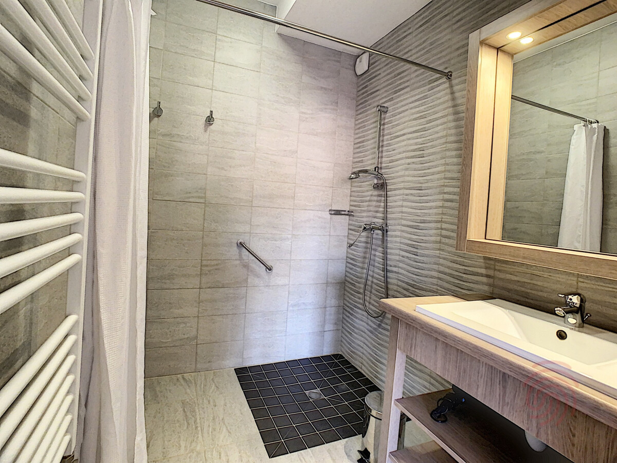 F2 climatisé 51 m² avec terrasse vue casino, parking - Photo 9