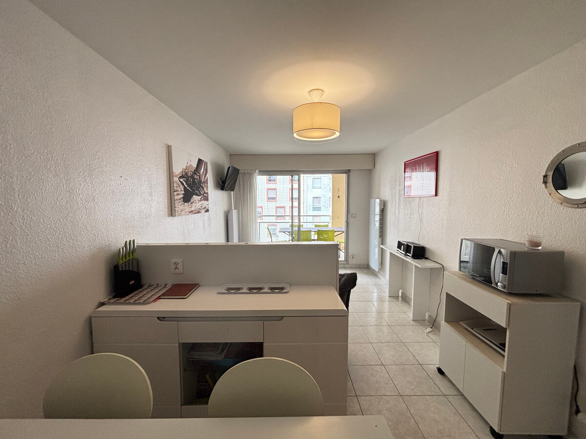 Appartement 2 étoiles, grande terrasse, 100m plage - Photo 5