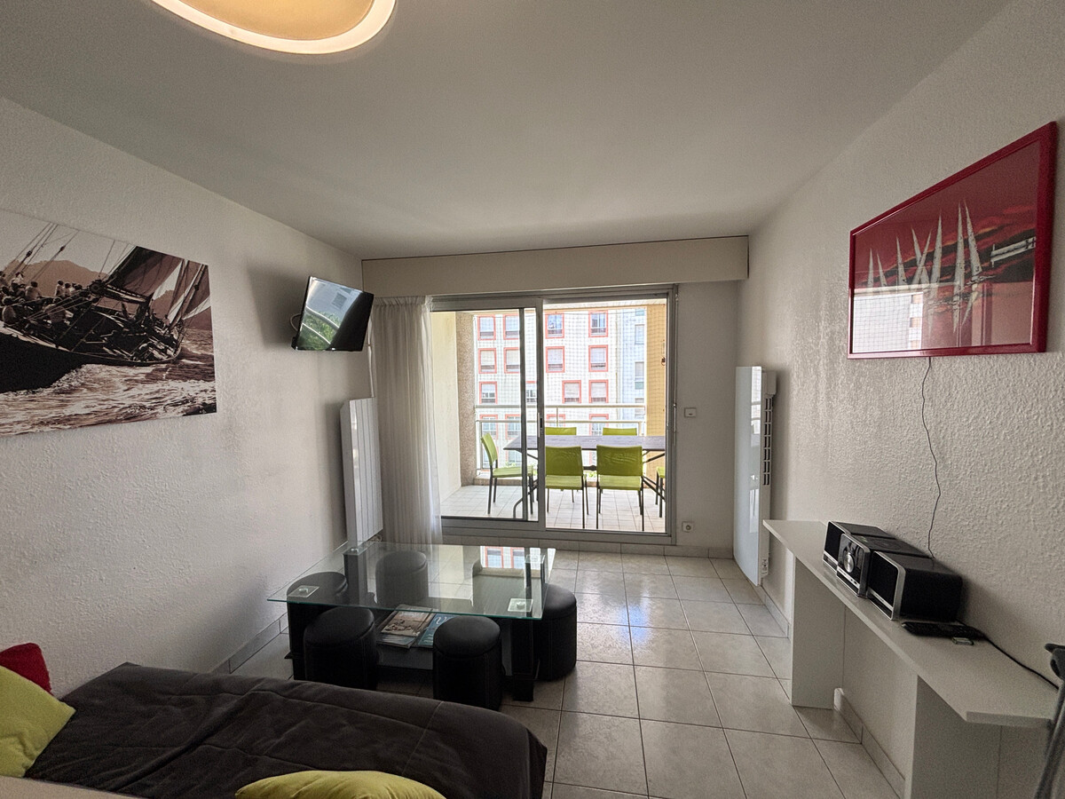 Appartement 2 étoiles, grande terrasse, 100m plage - Photo 8