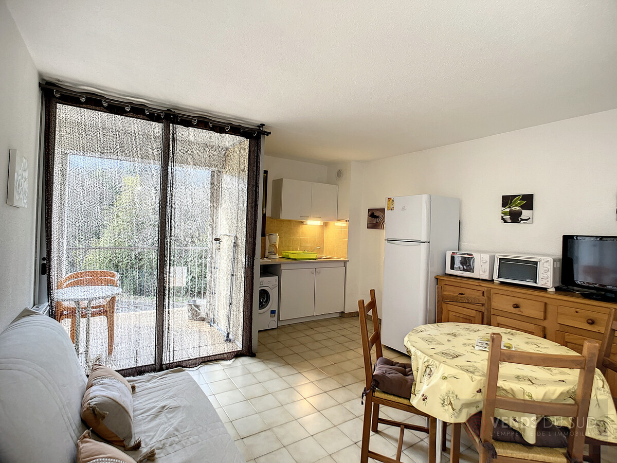 F2 28m² avec terrasse vue ruisseau à Lamalou-les-Bains - Photo 6