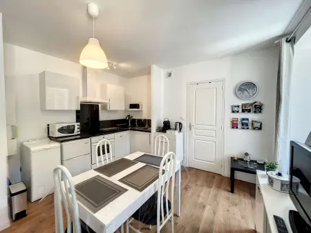 Appartement cosy avec ascenseur à 150m de la plage et casino, wifi gratuit - Photo 1