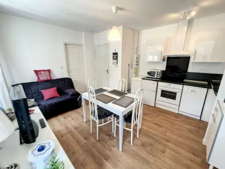 Appartement cosy avec ascenseur à 150m de la plage et casino, wifi gratuit - Photo 2