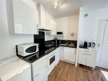 Appartement cosy avec ascenseur à 150m de la plage et casino, wifi gratuit - Photo 3